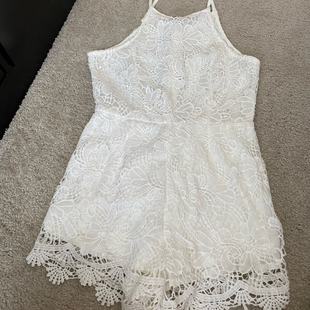 LoveRichie, White Lace Romper, Size Smallq